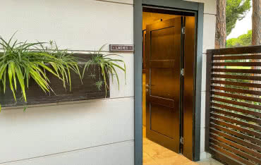 Jak wyregulować drzwi zewnętrzne? Prosty poradnik krok po kroku